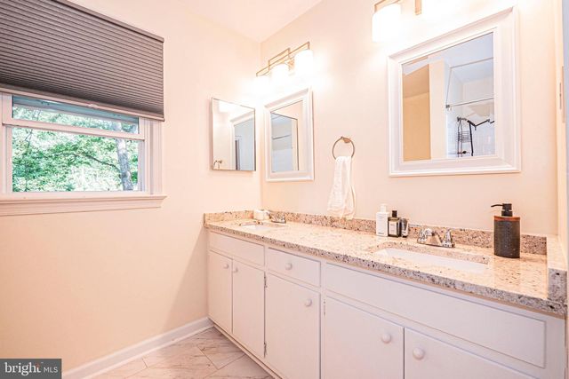 7111 CHESHIRE CT, Alexandria, VA 22307