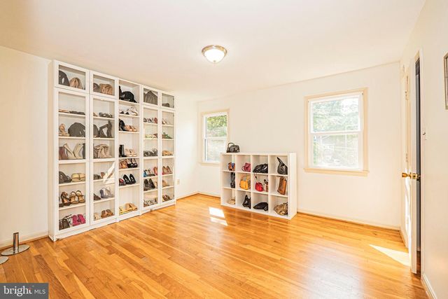 7111 CHESHIRE CT, Alexandria, VA 22307