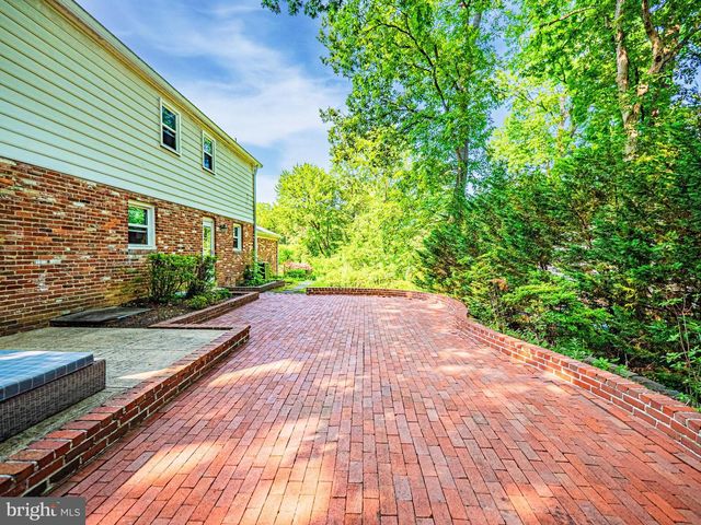 7111 CHESHIRE CT, Alexandria, VA 22307