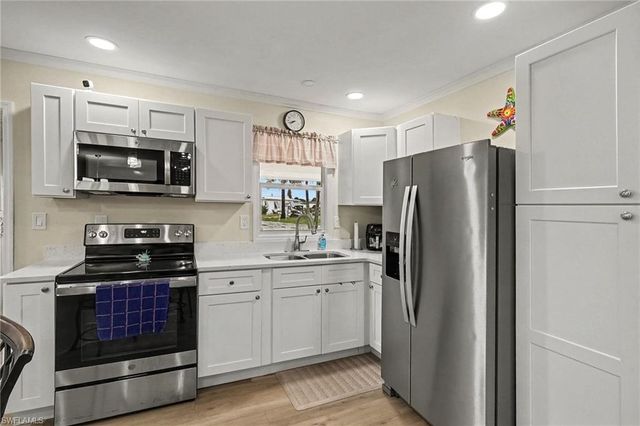 17620 Bryan CT, Fort Myers Beach, FL 33931