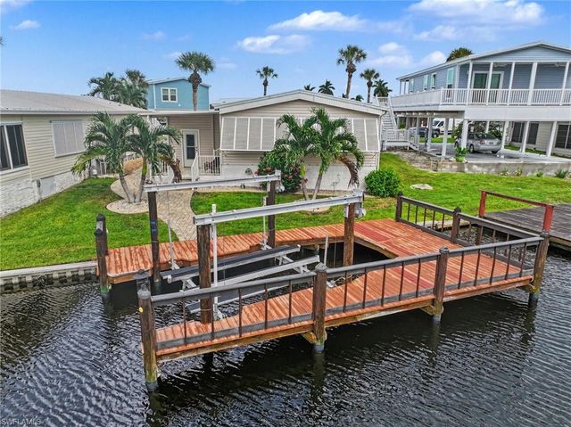 17620 Bryan CT, Fort Myers Beach, FL 33931