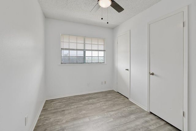 5211 Thunderbird ST B, Lago Vista, TX 78645