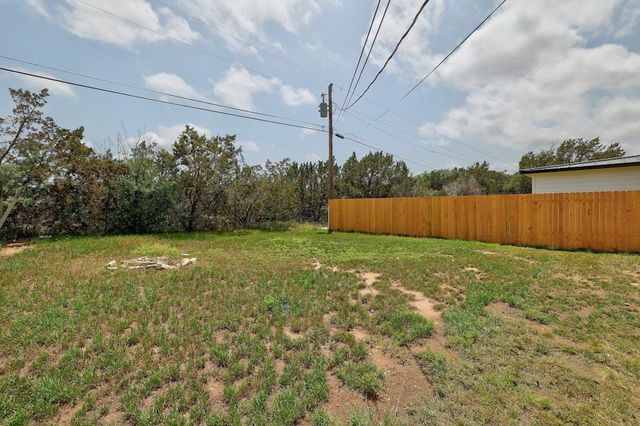 5211 Thunderbird ST B, Lago Vista, TX 78645