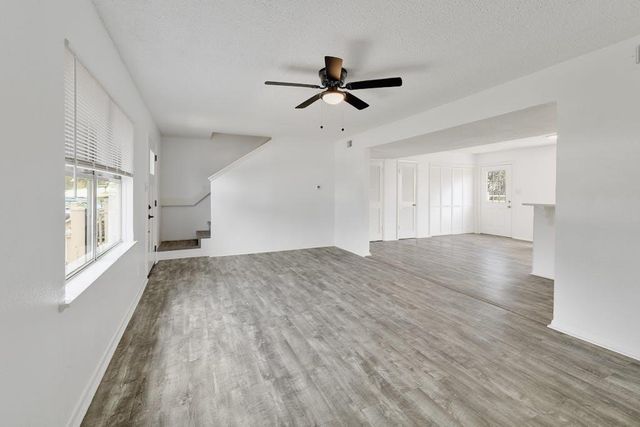 5211 Thunderbird ST B, Lago Vista, TX 78645