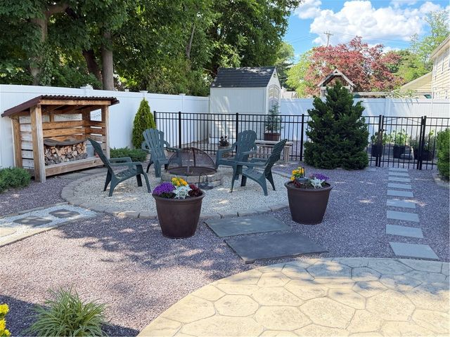 39 Merry Mount Drive, Warwick, RI 02888