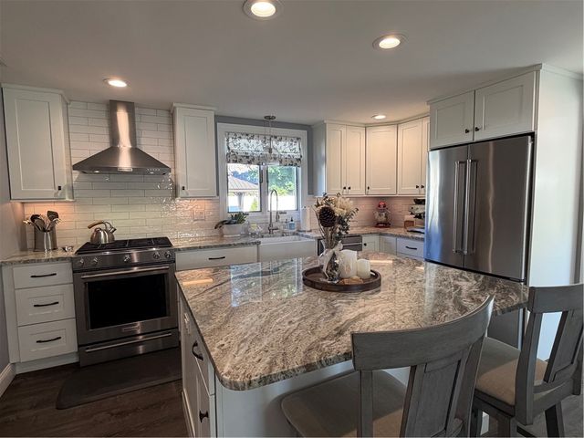 39 Merry Mount Drive, Warwick, RI 02888