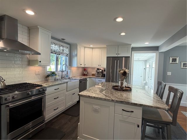 39 Merry Mount Drive, Warwick, RI 02888