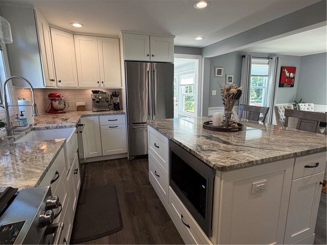 39 Merry Mount Drive, Warwick, RI 02888