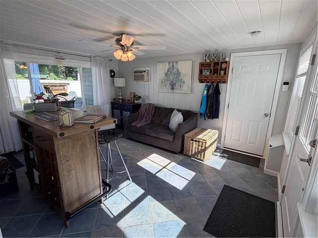 39 Merry Mount Drive, Warwick, RI 02888