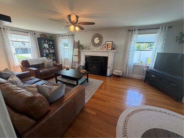 39 Merry Mount Drive, Warwick, RI 02888