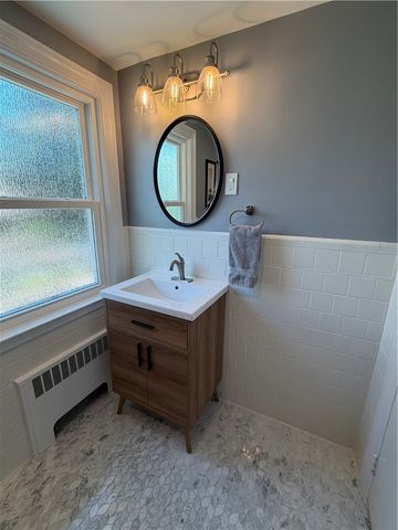 39 Merry Mount Drive, Warwick, RI 02888