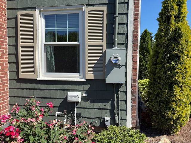 39 Merry Mount Drive, Warwick, RI 02888