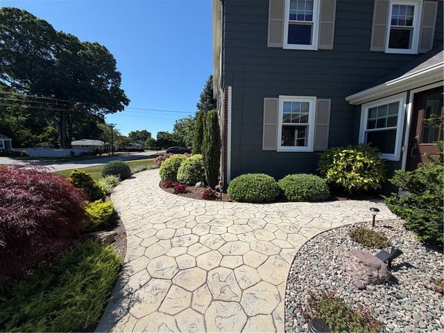 39 Merry Mount Drive, Warwick, RI 02888