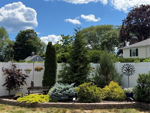 39 Merry Mount Drive, Warwick, RI 02888