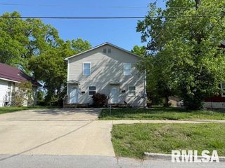 312 E HESTER Street, Carbondale, IL 62901