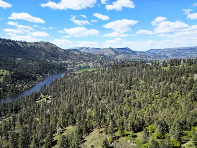 115 Weedmark Way, Kamiah, ID 83536