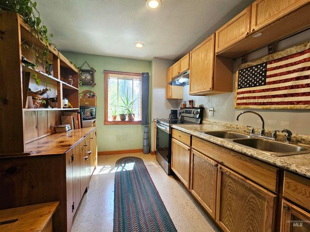 115 Weedmark Way, Kamiah, ID 83536