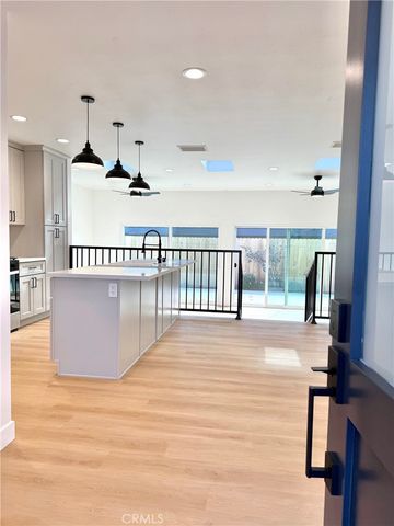 16124 San Fernando Mission Boulevard, Granada Hills, CA 91344