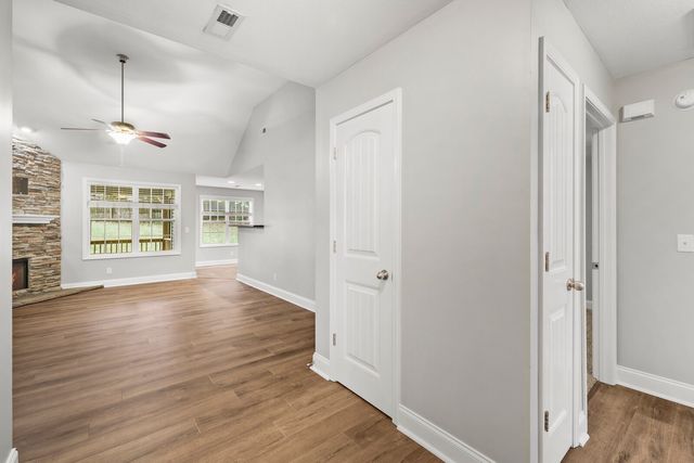 424 Leslie Wood Dr, Clarksville, TN 37040