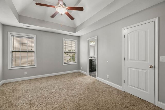 424 Leslie Wood Dr, Clarksville, TN 37040