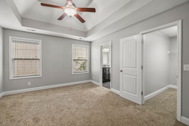 424 Leslie Wood Dr, Clarksville, TN 37040