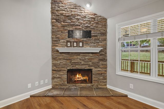 424 Leslie Wood Dr, Clarksville, TN 37040
