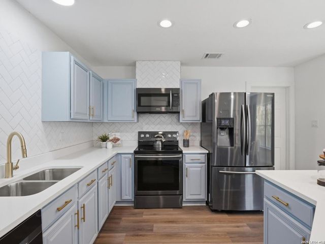 1687 Fir Cir, Schertz, TX 78154