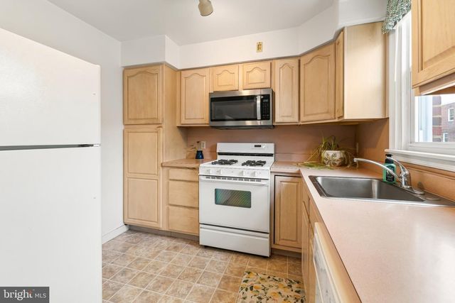 828 BRIGHTON ST, Philadelphia, PA 19111