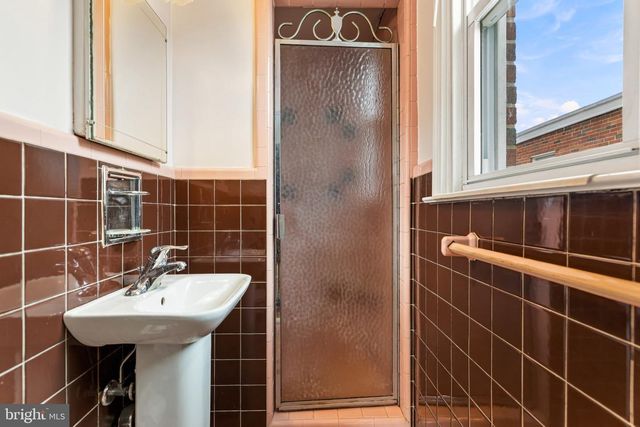 828 BRIGHTON ST, Philadelphia, PA 19111