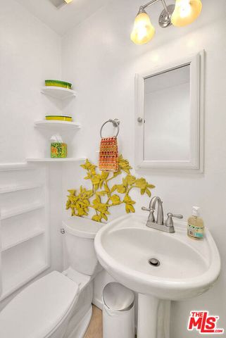 12467 Beatrice Street, Los Angeles, CA 90066