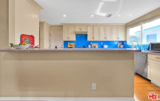 12467 Beatrice Street, Los Angeles, CA 90066