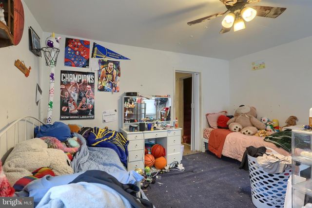 300-302 W MAIN ST, Lykens, PA 17048