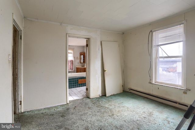 300-302 W MAIN ST, Lykens, PA 17048