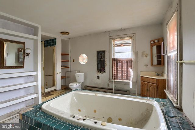 300-302 W MAIN ST, Lykens, PA 17048