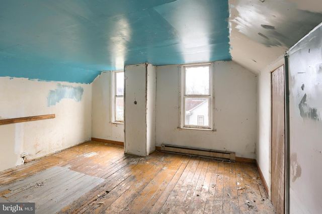 300-302 W MAIN ST, Lykens, PA 17048