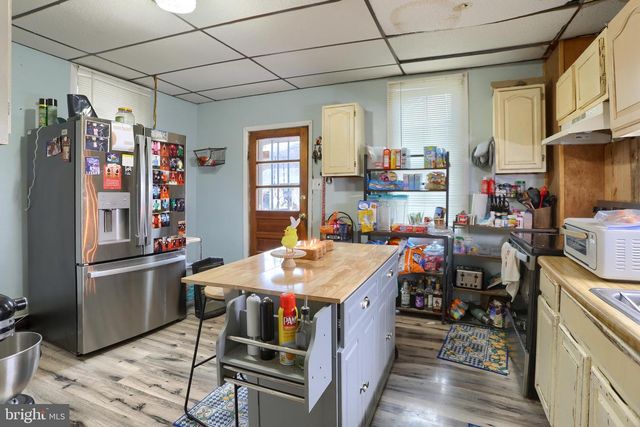 300-302 W MAIN ST, Lykens, PA 17048