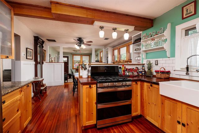 2557 16TH AVENUE N, St Petersburg, FL 33713