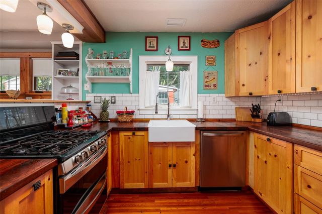 2557 16TH AVENUE N, St Petersburg, FL 33713