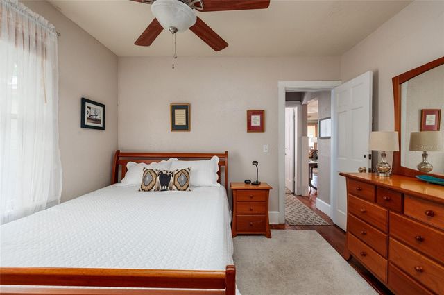 2557 16TH AVENUE N, St Petersburg, FL 33713