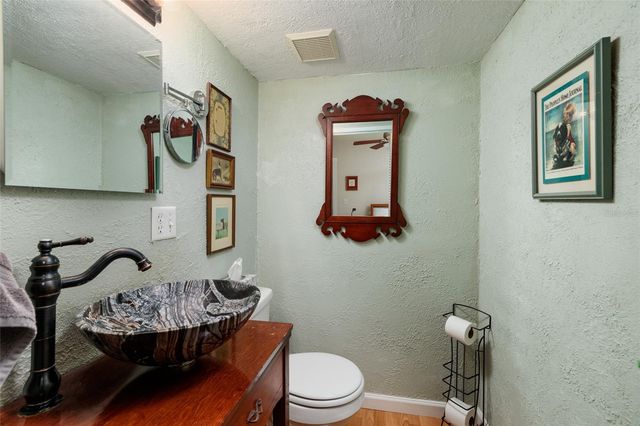 2557 16TH AVENUE N, St Petersburg, FL 33713