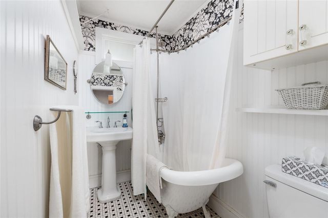 2557 16TH AVENUE N, St Petersburg, FL 33713
