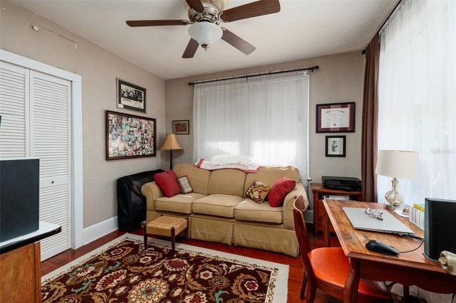 2557 16TH AVENUE N, St Petersburg, FL 33713