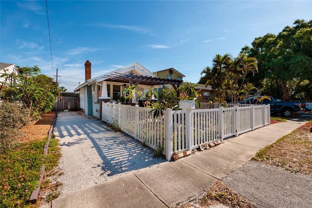 2557 16TH AVENUE N, St Petersburg, FL 33713