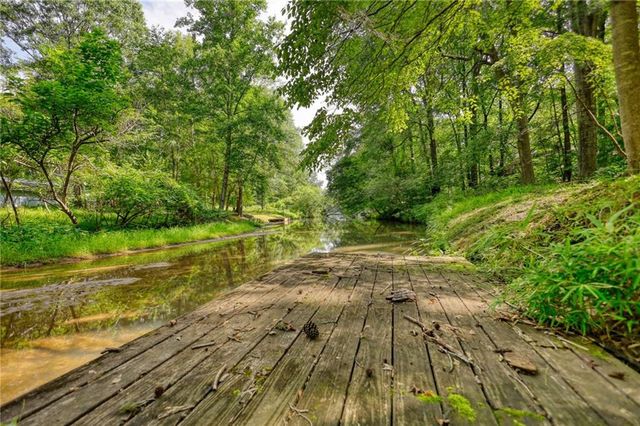 222 W River Bend Drive W, Eatonton, GA 31024