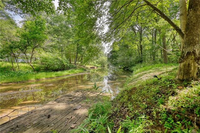 222 W River Bend Drive W, Eatonton, GA 31024