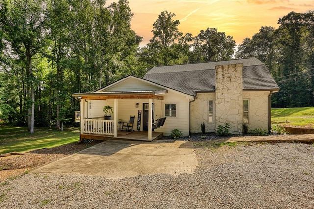222 W River Bend Drive W, Eatonton, GA 31024