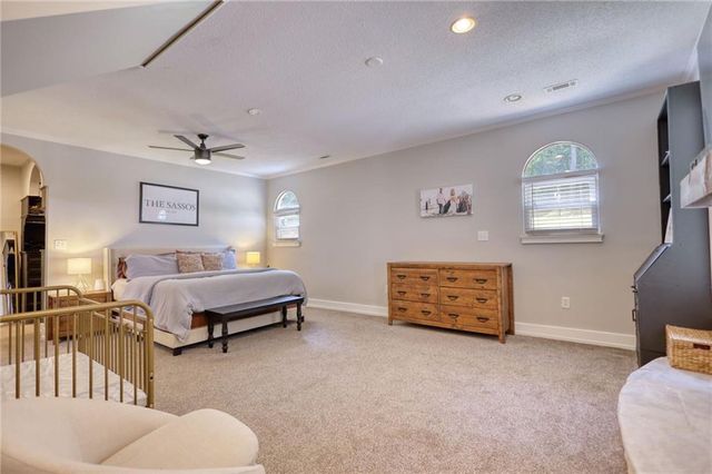 222 W River Bend Drive W, Eatonton, GA 31024