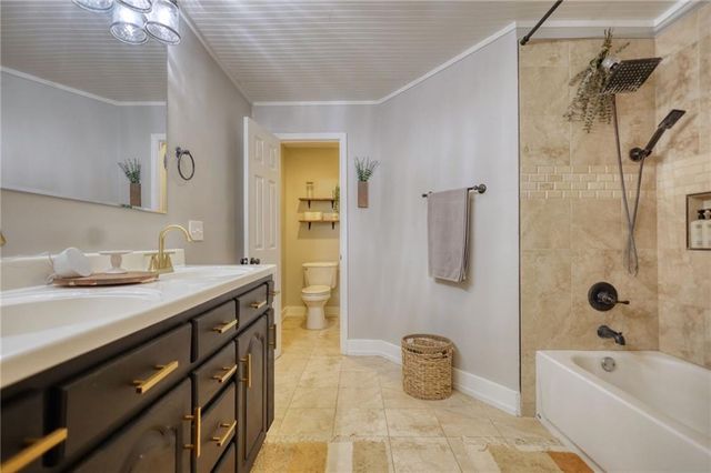 222 W River Bend Drive W, Eatonton, GA 31024