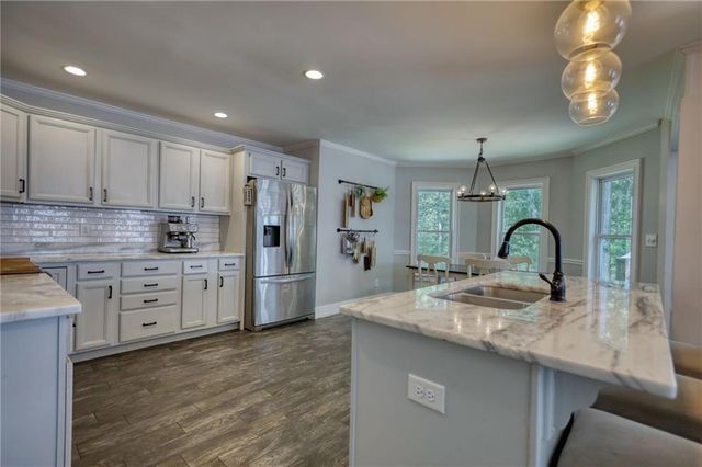 222 W River Bend Drive W, Eatonton, GA 31024