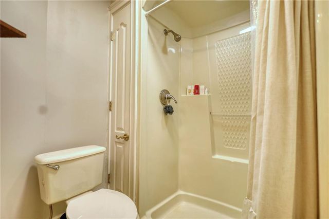 222 W River Bend Drive W, Eatonton, GA 31024